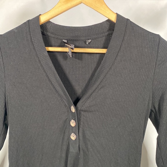 Banana Republic Top - Picture 2 of 4